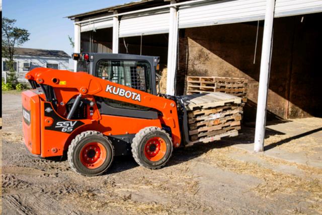 Rental store for skid steer kubota ssv65 in Eastern Oregon