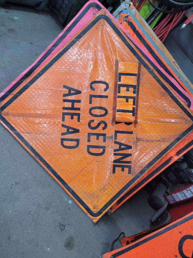 Rental store for sign rollup l r lane closed ahead in Eastern Oregon