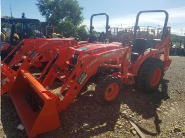 Rental store for tractor kubota l3301 w hoe mount in Eastern Oregon