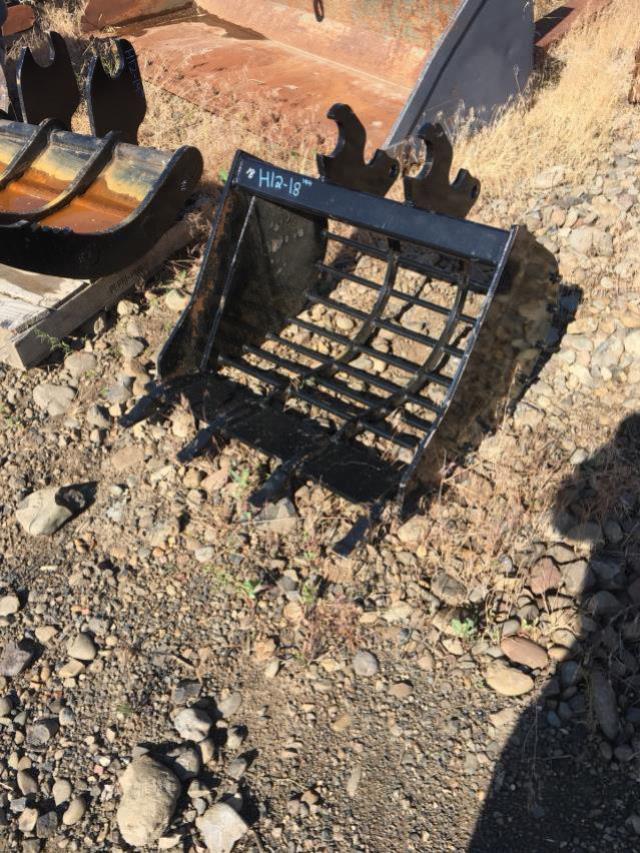 Rental store for bucket kubota kx 40 32 inch skelton bucket in Eastern Oregon