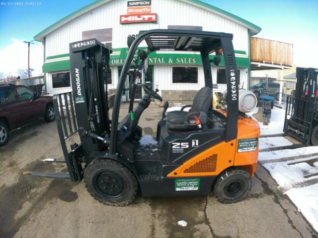 Rental store for forklift 5000 15 foot doosan in Eastern Oregon