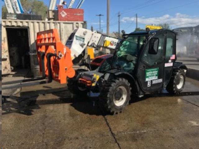 Rental store for forklift 5700 19 foot snorkel 5719 in Eastern Oregon