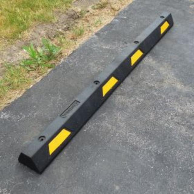 Used equipment sales rubber curb stop concrete 6 foot in Eastern Oregon