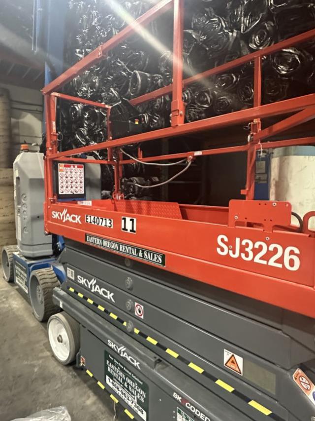 Rental store for scissor lift skyjack 3226 in Eastern Oregon