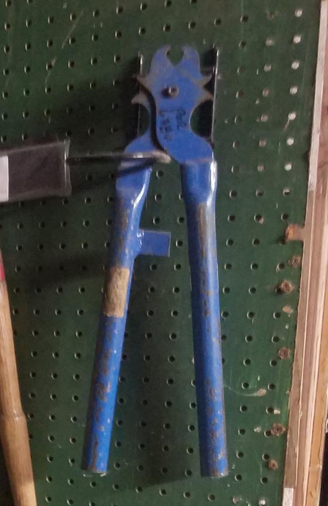 Rental store for pliers truck chain repair med in Eastern Oregon