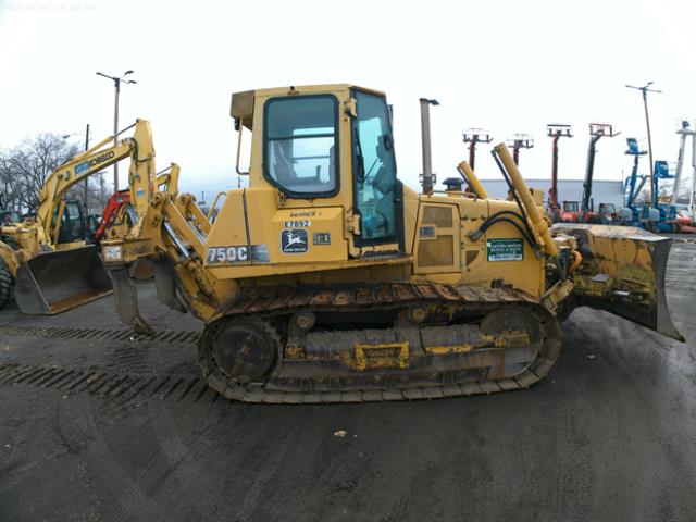Rental store for dozer john deere 750c in Eastern Oregon